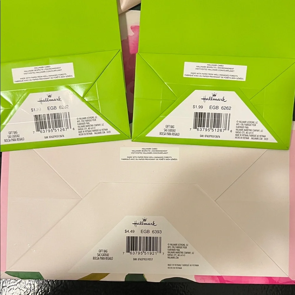 AKA Floral and Green Gift Bags Set